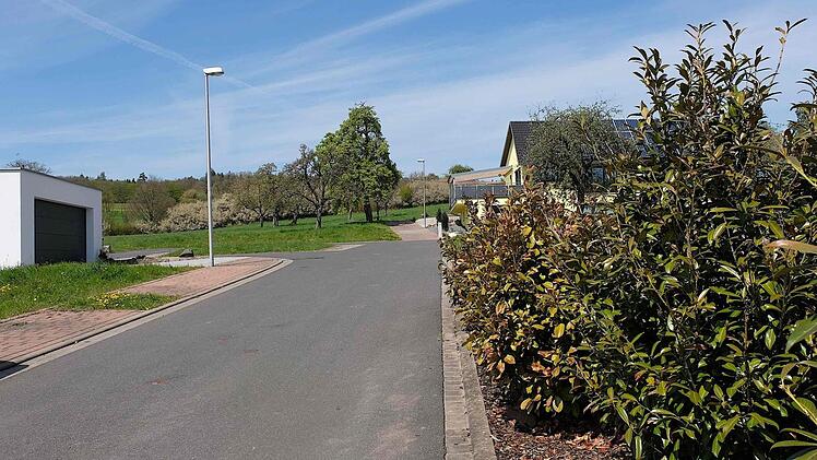 Hier kann noch gebaut werden: Tiefer Graben in Oberthulba. Foto: Gerd Schaar