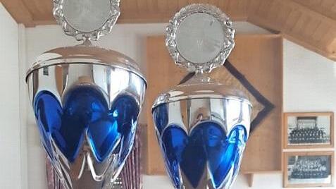 Gleich beide erste Pl&auml;tze der Feuerwehrolympiade gingen an die Jugendfeuerwehr Wachenroth. Daf&uuml;r gab es Pokale Foto: privat