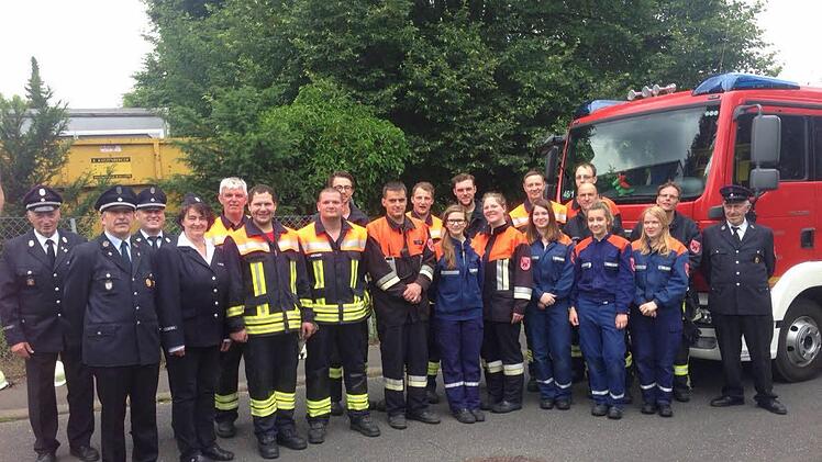 Das Leistungsabzeichen "Die Gruppe im Löscheinsatz" legten Mitglieder der Freiwilligen Feuerwehr Winkels ab. Foto: Pater Rauch