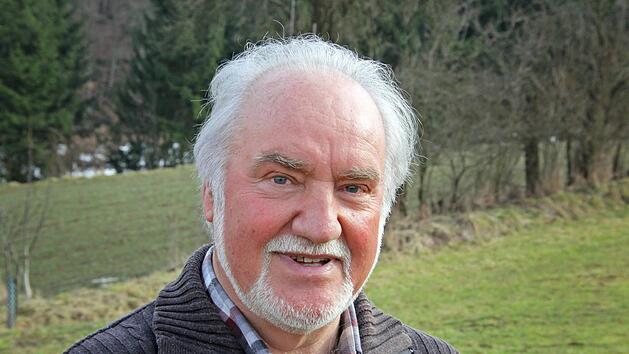Jupp Schröder weiß, wann der sogenannte Gliederkaktus gegossen werden muss und wann er seine Ruhe braucht. Foto: Archiv