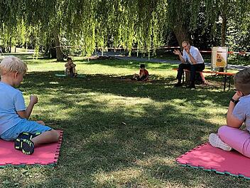 In einer im wahrsten Sinne des Wortes großen Runde beantwortete German Hacker die Fragen der Kinder. Foto: privat