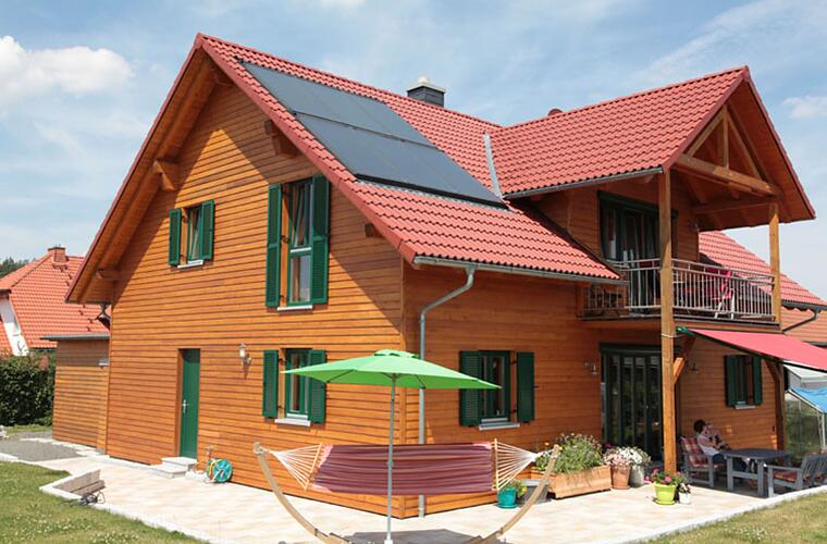 Kulmbach: Zimmerei "Hans Konrad" erhält deutliche Absagen von schockierten Kunden - "hätten wir nie gedacht"