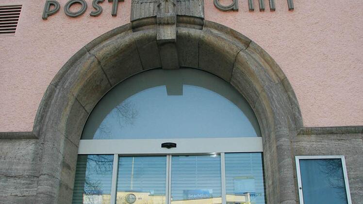 Vor verschlossenen Türen standen gestern die Kunden der Kulmbacher Post-Filiale. Foto: Sonja Adam