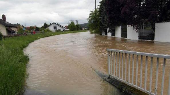 Ein Bild von den hohen Fluten in Hallstadt. Dankeschön an Sebastian Pflaum.