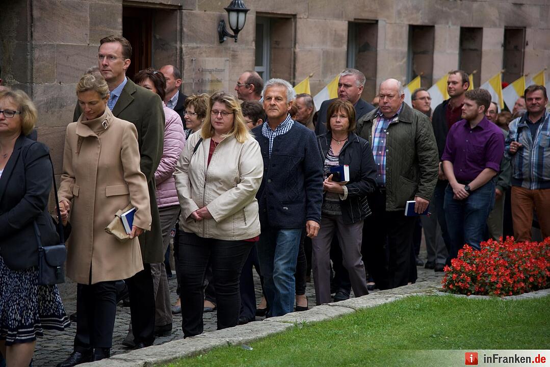 Nach einjähriger Kirchensanierung: Hannberg feiert die Wiedereröffnung der Wehrkirche der Pfarrei Geburt Mariens Hannberg