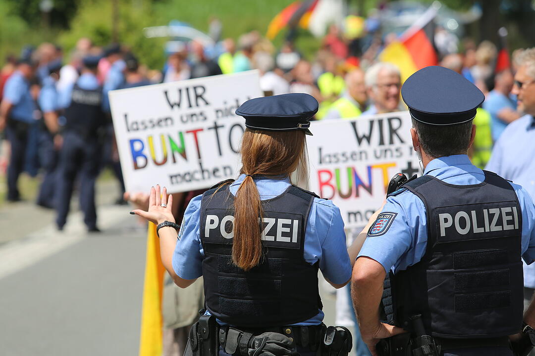 Höcke demonstriert in Mödlareuth im Landkreis Hof