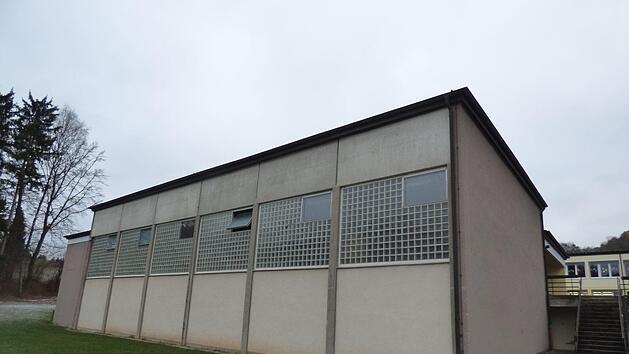 Die alte Turnhalle in G&ouml;&szlig;weinstein, die schon bald abgerissen werden soll Foto: Thomas Weichert
