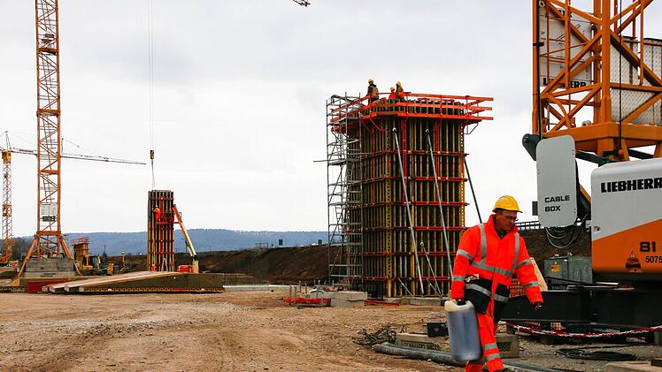Br&uuml;cken oder Tunnel  - der Fachbegriff daf&uuml;r ist "&Uuml;berwerfungsbauwerk". Foto: Archiv/Matthias Hoch