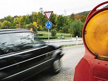 Der Kreisverkehr Richtung Horsdorf wird voraussichtlich ab Mittwoch wieder normal befahrbar sein.  Foto: Hendrik Steffens