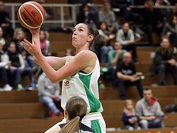 Tanja Lehnert mischte mit im Trikot der DJK Brose, obwohl sie nicht fit war. Foto: sportpress