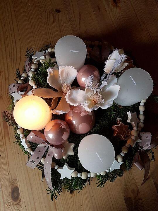 Lesergalerie: Adventskränze