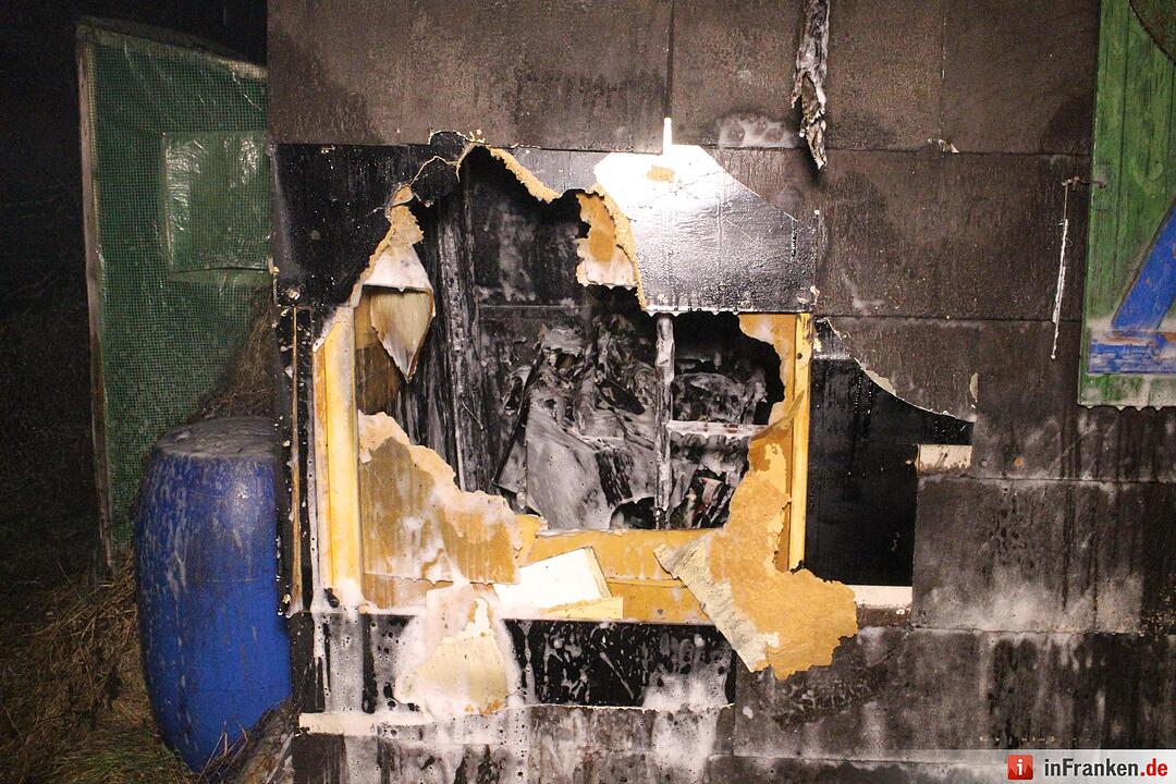 Zwei Gartenhäuser brennen in Bayreuth nieder