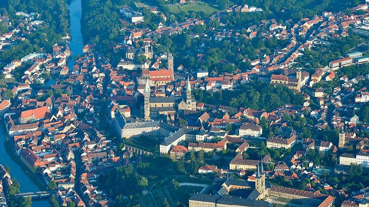 Die Kaufpreise in Bamberg sind in den letzten Jahren stark gestiegen.   Eine Durchschnittswohnung kostet in Bamberg etwa  das Fünfache des jährlichen Haushaltseinkommens.  Ronald Rinklef