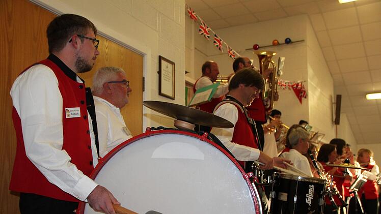 Die drei Städte Kirkham, Bad Brückenau und Ancenis feierten ihre Verbundenheit. Foto: Ulrike Müller