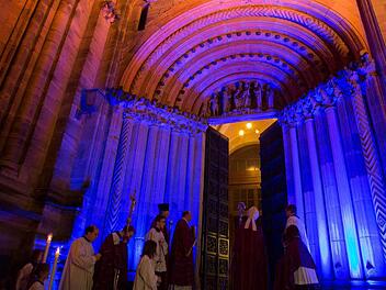 Ein ganz besonderes kirchliches Ereignis: Die Heilige Pforte wird geöffnet.  Foto: Barbara Herbst