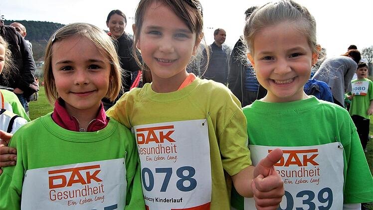 Bei den Vorschulmädchen gewannen (von links) Klara Haase (Platz 1), Katharina Witz (Platz 2) und Lena Seufert (Platz 3).  Foto: Sigismund von Dobschütz