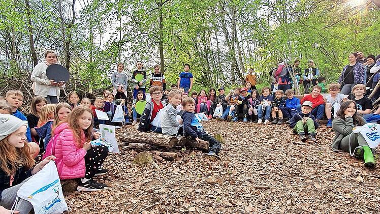 Die Grundsch&uuml;ler umrahmten die Einweihungsfeier mit Liedern und Gedichten.