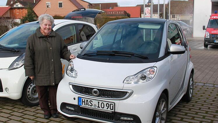 Inge Ospel ist stolz auf ihren wendigen Elektro Flitzer.