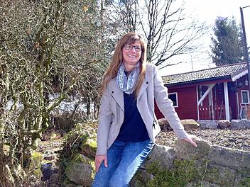Elke Hohmann zieht es in die Natur - gleich hinter ihrem Haus.  Foto: Stephanie Elm