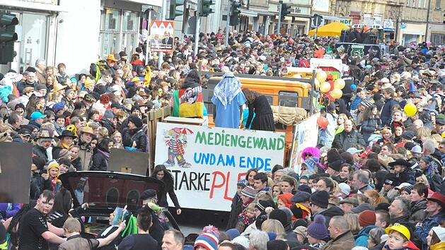 Woran liegt es? Das Publikum ist da, doch das Interesse  beim Bamberger Faschingsumzug mitzumachen, sinkt seit Jahren.  Ronald Rinklef