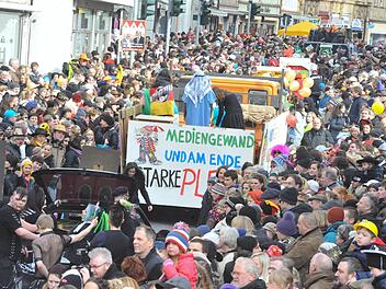 Woran liegt es? Das Publikum ist da, doch das Interesse  beim Bamberger Faschingsumzug mitzumachen, sinkt seit Jahren.  Ronald Rinklef