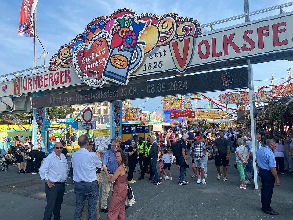 Nürnberger Herbstvolksfest 2024 eröffnet - die schönsten Bilder