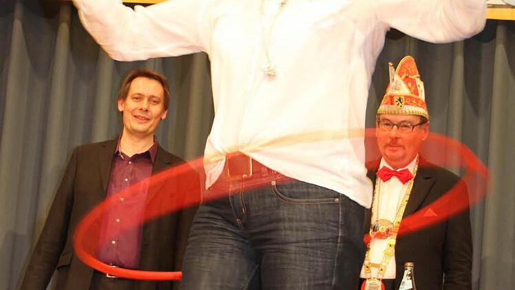 Stadträtin Karin Witzgall war der Joker beim Hula Hoop-Reifen-Schwingen...