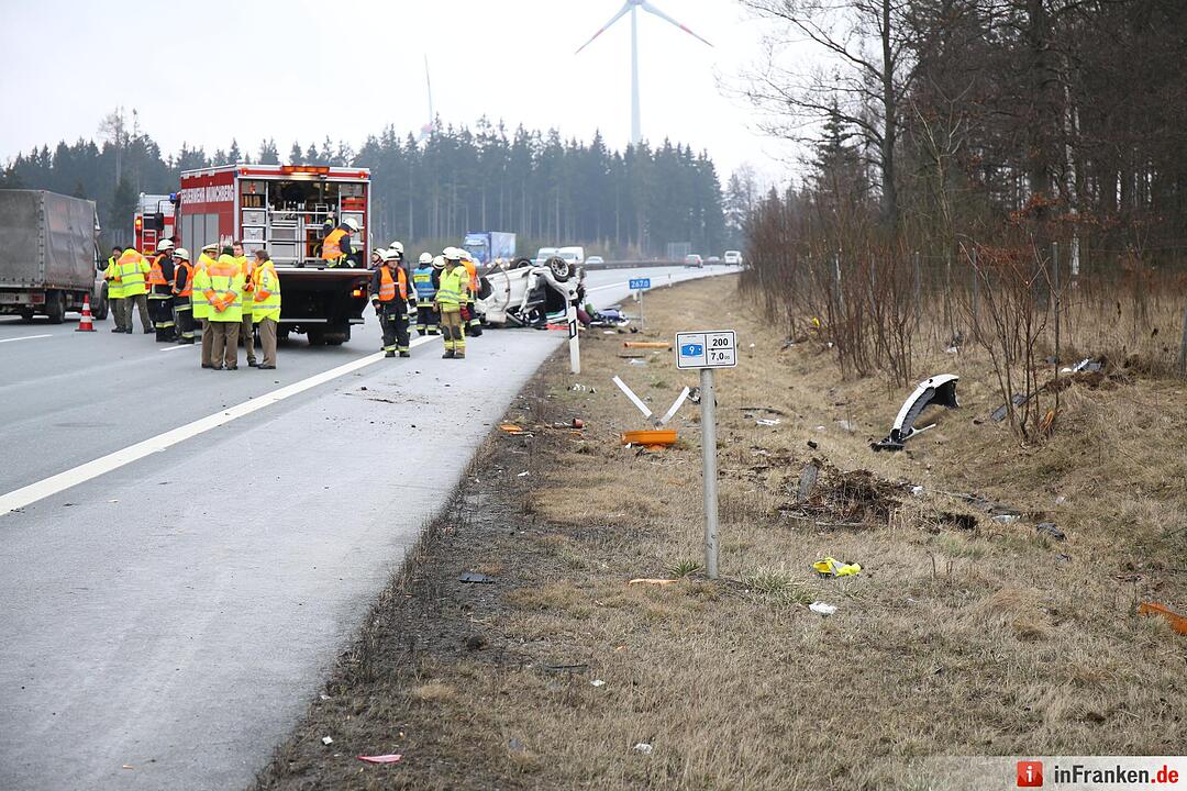 Fahrer stirbt bei Überschlag auf der A9