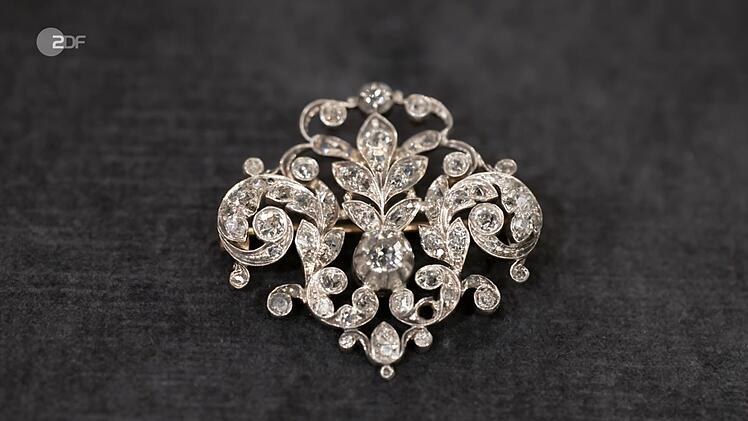 Um sich ein bisschen Geld dazuzuverdienen, ging er damals immer auf Flohm&auml;rkte und suchte nach Schn&auml;ppchen. 1.000 Euro w&uuml;nschte sich der Verk&auml;ufer, Expertin nannte Rezepa-Zabel legte sogar einen Wert von 1.500 bis 2.000 Euro fest.