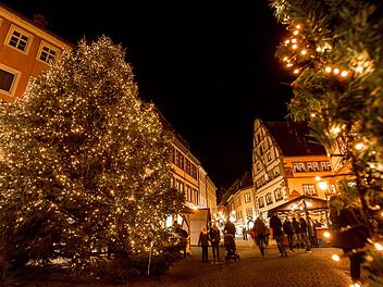 Kitzinger Weihnachtsmarkt startet bald - mit Bayerns größter Adventskerze