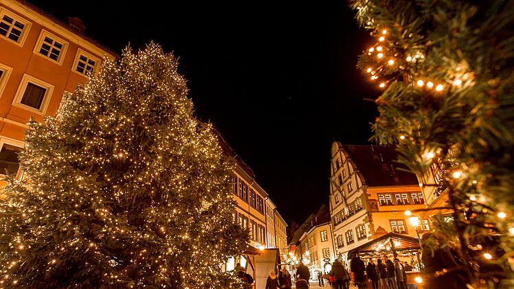 Kitzinger Weihnachtsmarkt startet bald - mit Bayerns größter Adventskerze