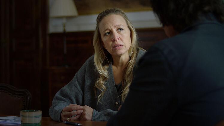 Susanne Aidbichler (Nina Proll), die Mutter des ersten Opfers Peter ist ersch&uuml;ttert &uuml;ber den Tod ihres Sohnes. Wer k&ouml;nnte etwas gegen den Studenten gehabt haben?