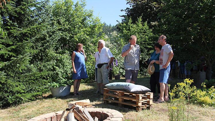 Feuerstelle im Garten von Petra und Michael Mozzo Foto: Alexandra Kemnitzer