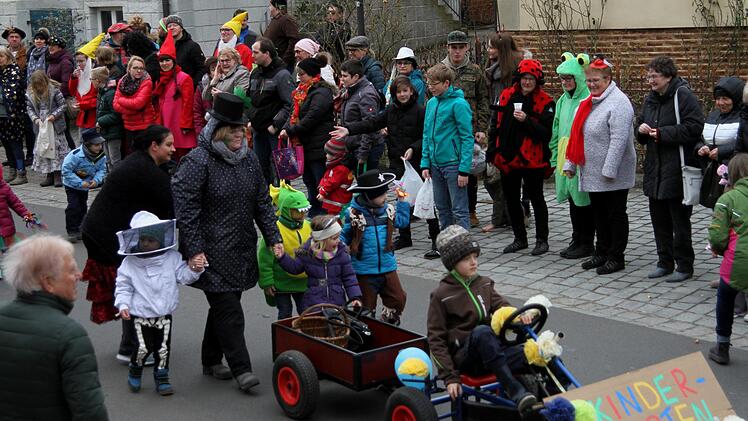 Die Kleinsten aus dem Kindergarten marschierten im Zug mit.