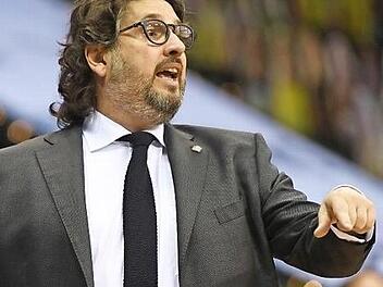 Der italienische "Maestro" Andrea Trinchieri führte Brose Bamberg zwischen 2015 und 2017 zu drei deutschen Meisterschaften in Folge. Jetzt will der 52 Jahre alte Trainer mit dem FC Bayern München eine Erfolgsära einläuten. Foto: Carmen Jaspersen, dpa