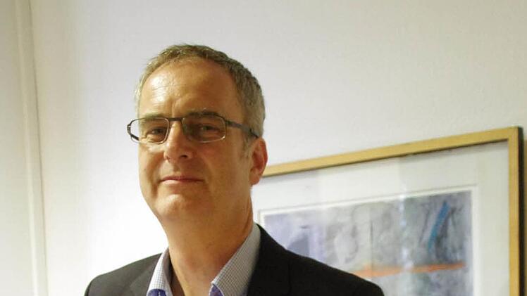 Hendrik Montag-Schwappacher hat 2014 die Geschäftsführung des IZK übernommen. Er kam jedoch nicht wegen des Jobs in den Frankenwald, sondern weil er sich hier wohlfühlt. Foto: Marco Meißner