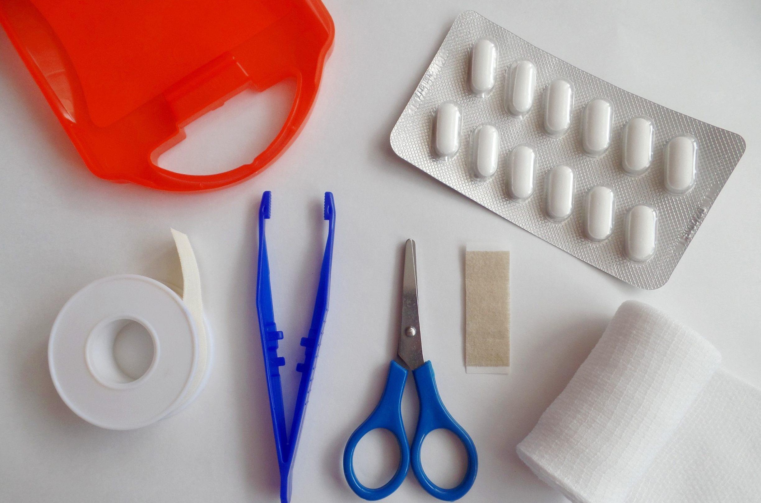 Hausapotheke für Jung und Alt: Diese Medikamente sollten Sie zu Hause haben