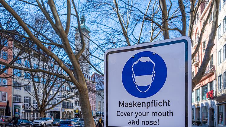 Nürnberg: Maskenpflicht auf dem Volksfestplatz