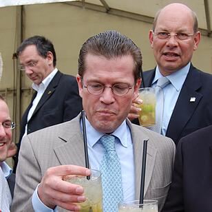 Karl-Theodor zu Guttenberg: Politiker, Prominenter, Symbolfigur.