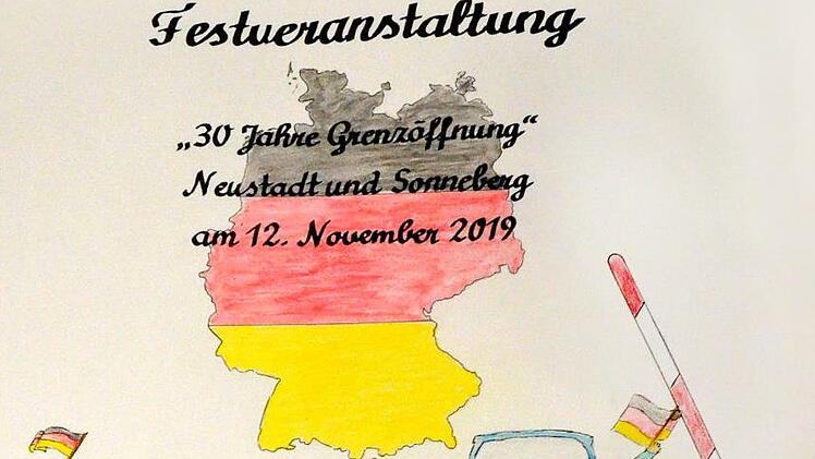 Das Goldene Buch der Stadt Neustadt wurde für den Jahrestag in traditioneller Technik illustriert.