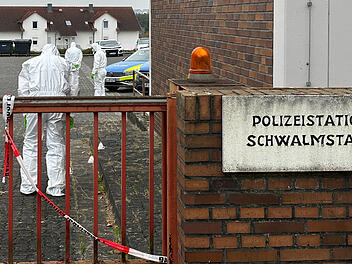 Junge Frau schießt auf Polizei - tot