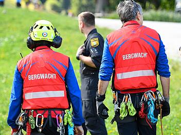 Zwei Verletzte nach Stürzen auf Wanderwegen im Kreis Forchheim Zwei Verletzte nach Stürzen auf Wanderwegen im Kreis Forchheim