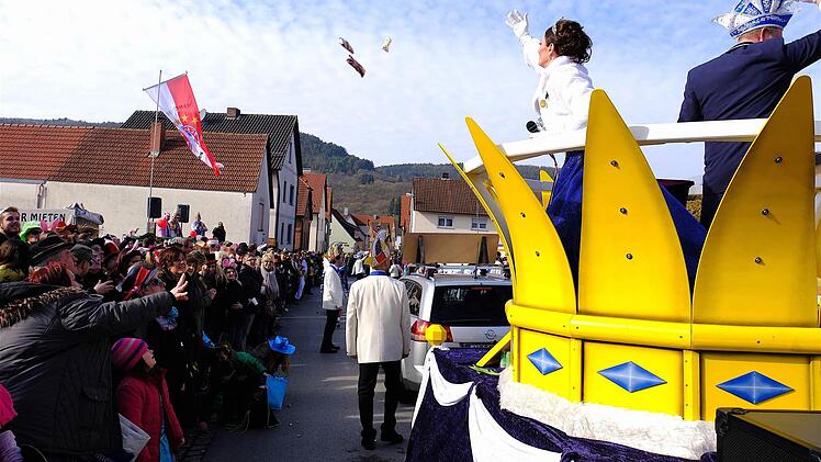 Faschingsumzug in Elfershausen  Foto: Gerd Schaar