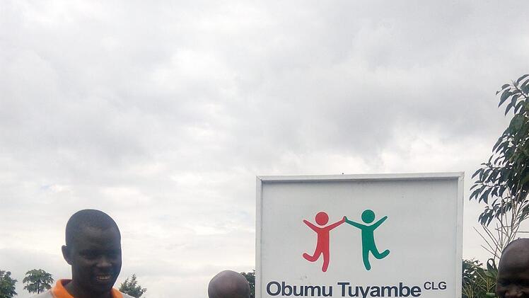 Gründungsmitglieder von Obumu Tuyambe. Schraudt