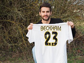 Wo sich l&auml;ngst wieder die Natur ausbreiten darf, stand unweit des Familienhauses ein Tor. Beim lockeren Freizeit-Kick trug Michael Voll als gro&szlig;er David Beckham-Fan gerne die passende Textilie.J&uuml;rgen Schmitt