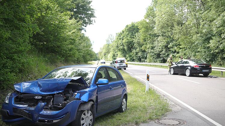 Fünf Verletzte bei Unfall in Erlbach