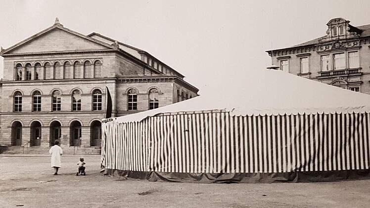 Theaterzelt in Coburg im Jahr 1987: Anlass waren die Bayerischen Theatertage.Foto: CT-Archiv/Frank Schulz