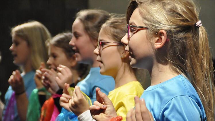 Sie waren die absoluten Stars - die Kinder vom Projekt-Kinderchor der Sängergruppe Bad Kissingen. Foto: Peter Klopf