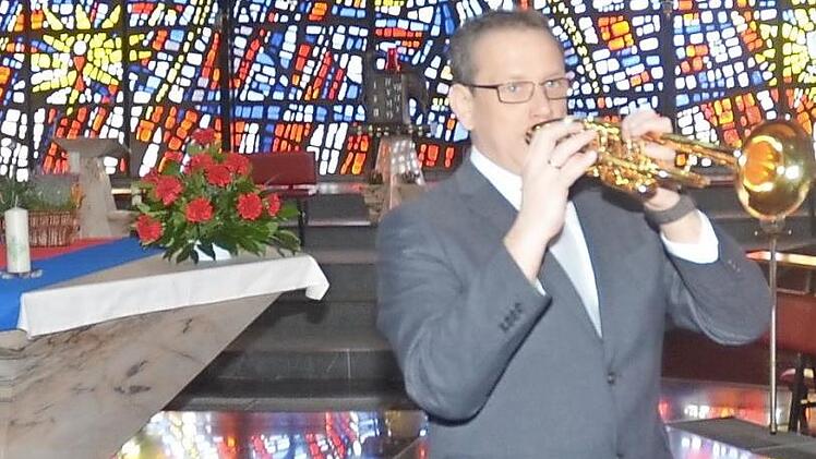 Trompetensolist Holger Mück hat in Zusammenarbeit und auf Initiative von Richard Carson Steuart ein einzigartiges Muttertags-Galakonzert zusammengestellt und präsentiert dieses mit fünf weiteren international bekannten Solisten in der Stadtpfarrkirche St. Johannes der Täufer in Kronach. Foto: Karl-Heinz Hofmann