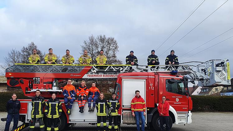 Erlangen-Höchstadt: Feuerwehrleute absolvieren Sanitäter-Lehrgang